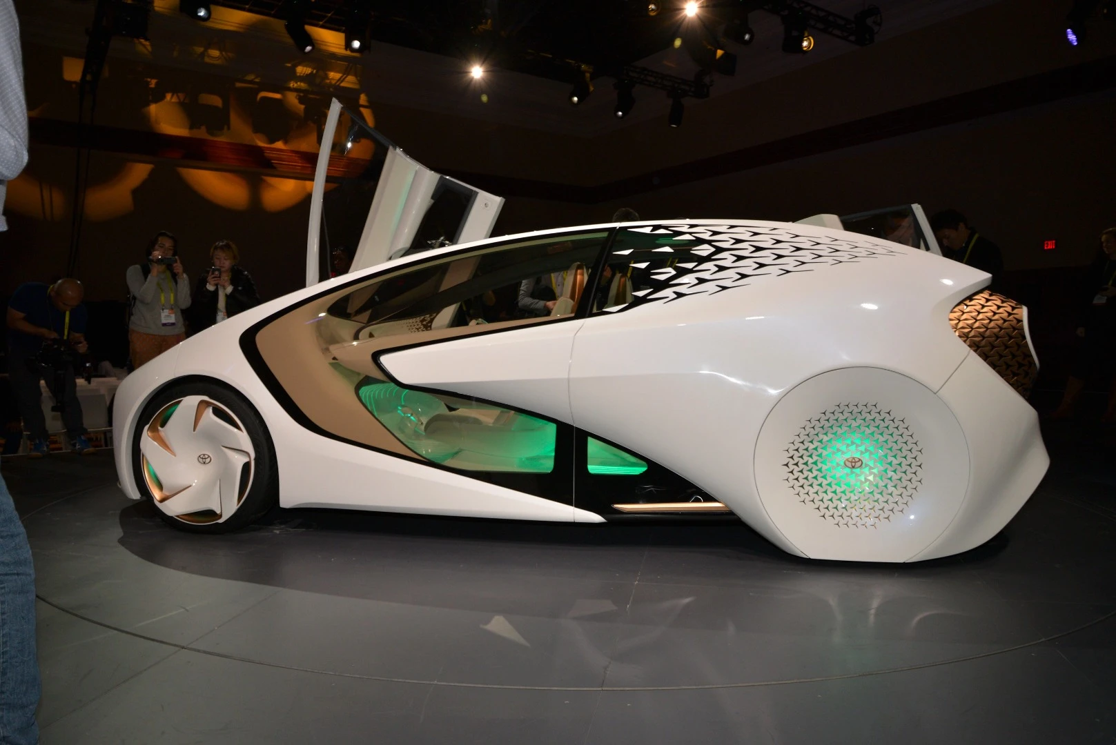 Toyota shows the Concept-i at CES 2017
