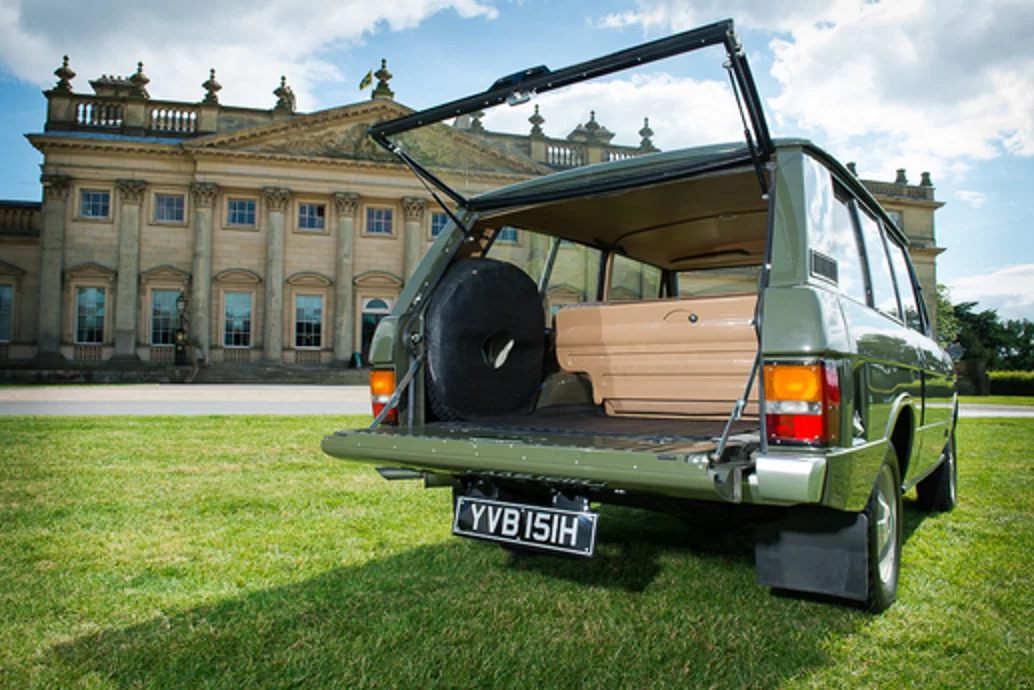 Range Rover 001 cargo space