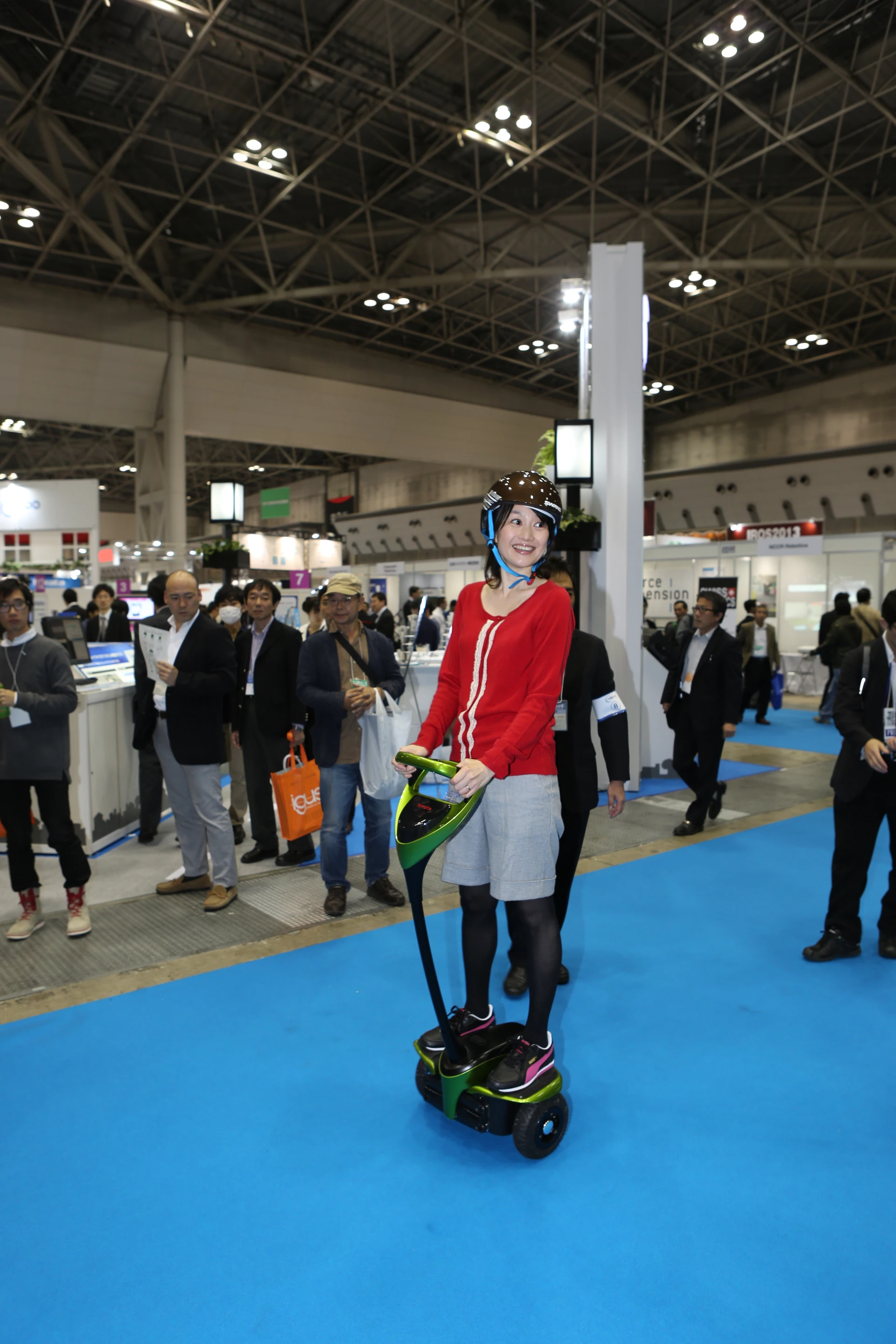 The Winglet is Toyota's answer to the Segway and Honda's UNI-CUB personal mobility vehicles (Photo: Mike Hanlon, Gizmag)