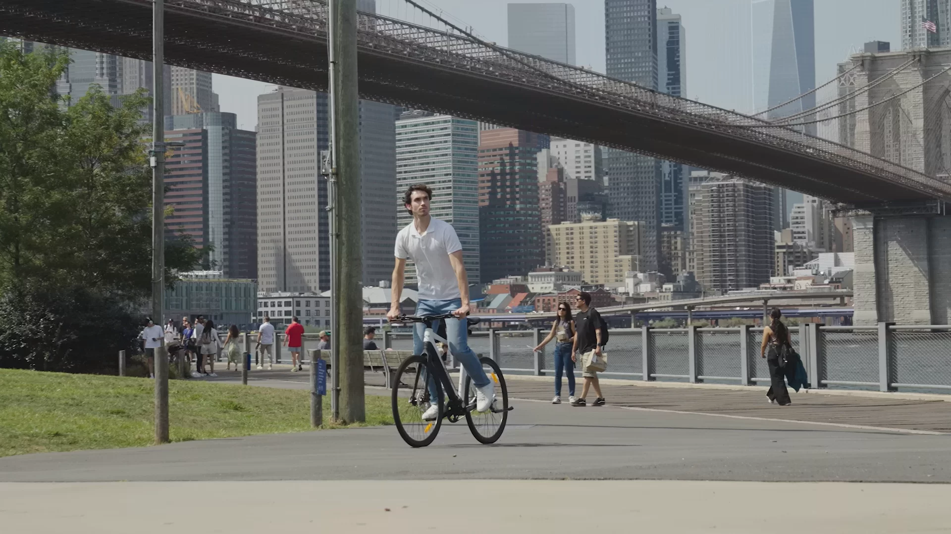 Kosmos promises a smooth, quiet and clean motor-assisted commute