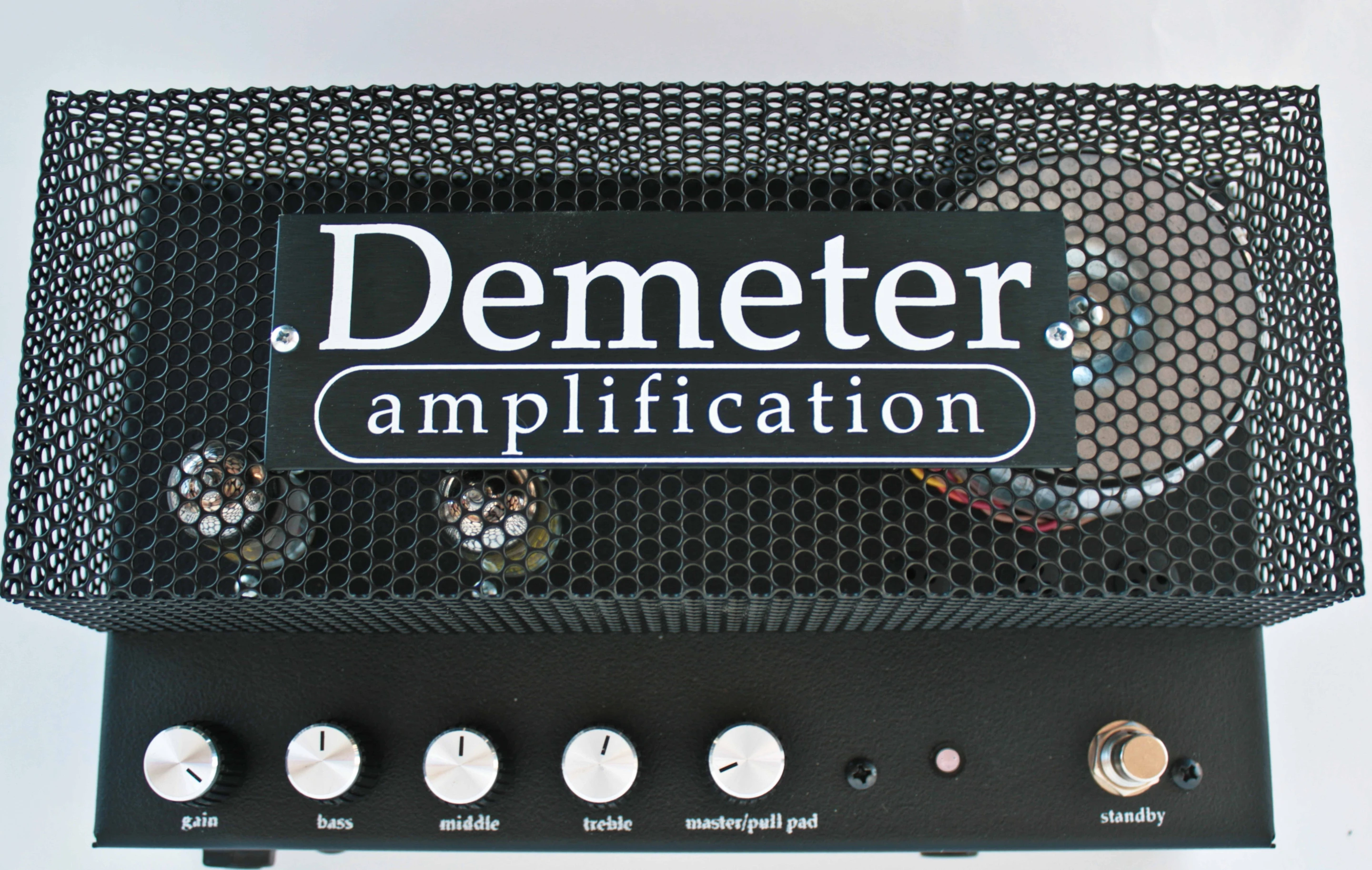 The Mighty Minnie features a Jensen audio transformer, an audiophile-grade Class-D power amplifier, and the same hand-wired, clean channel Demeter tube pre-amp as the company's TGA-3