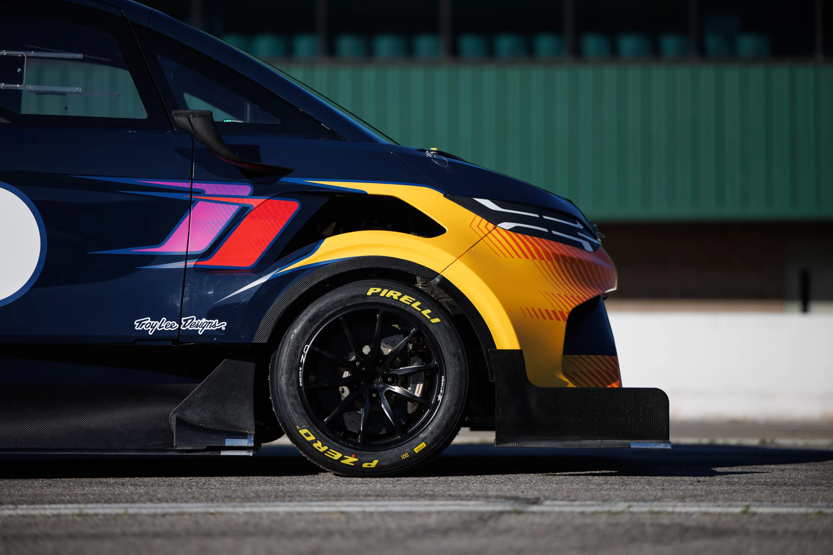 The SuperVan 4.2 gets magnesium wheels shod in Pirelli P Zero tires