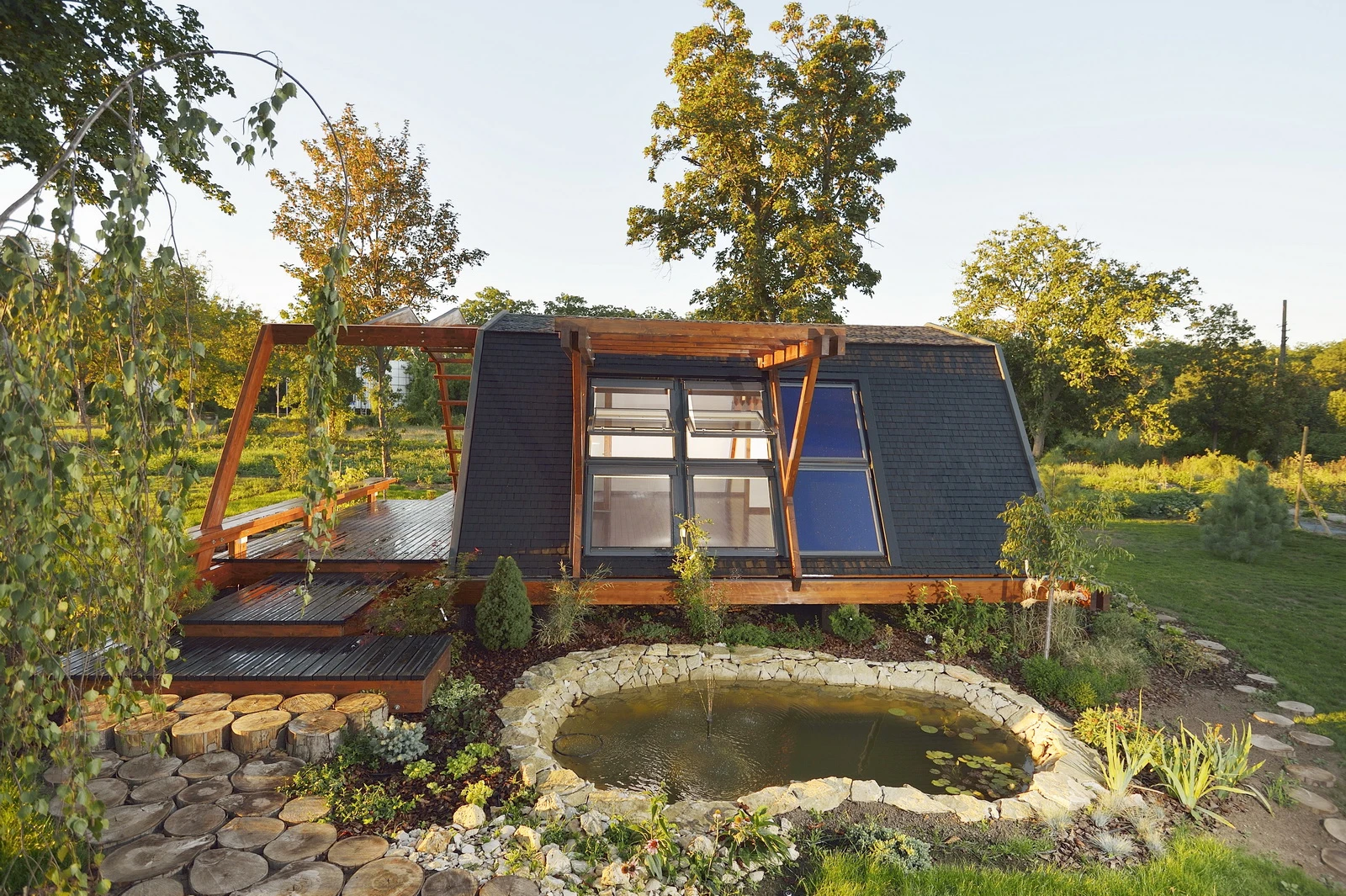 A garden pond and swimming pool can be incorporated into the design