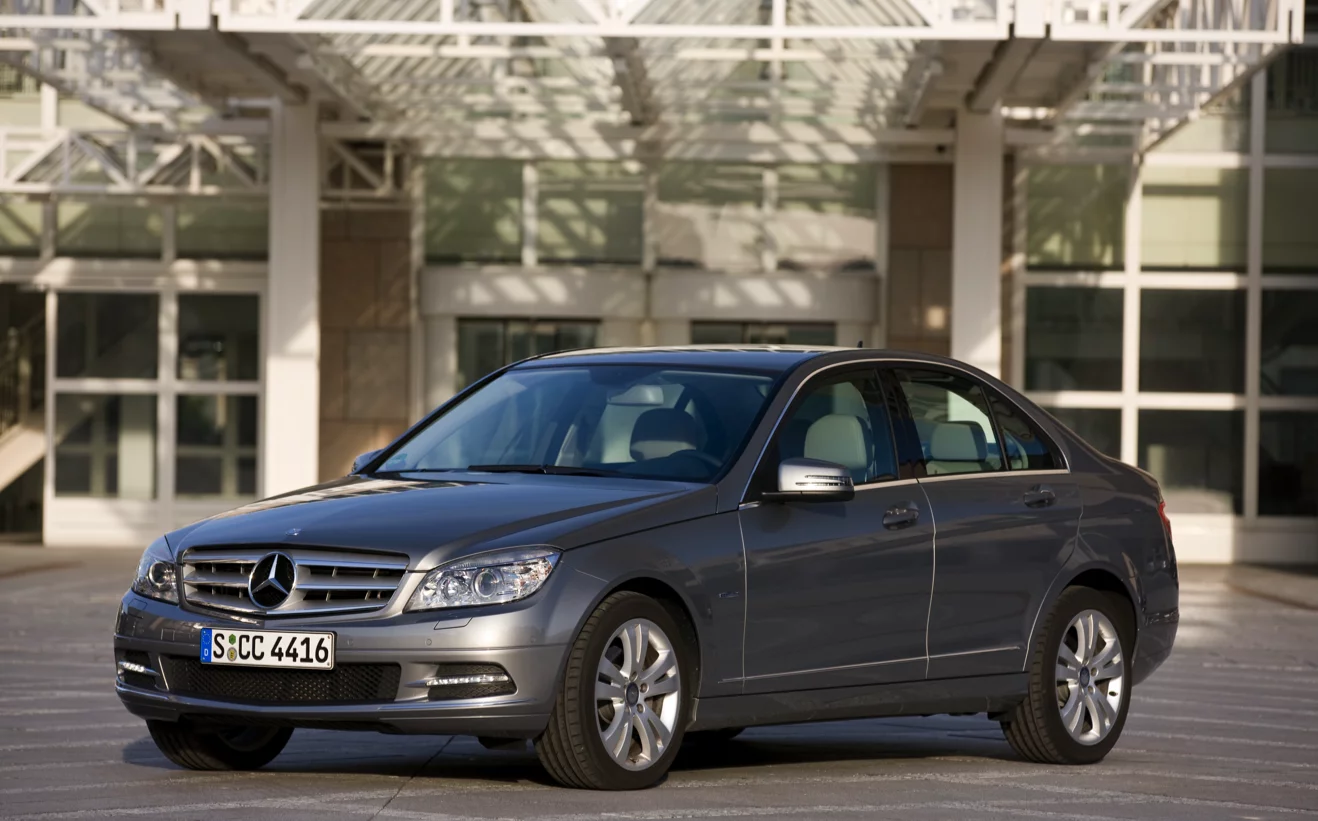 The Mercedes-Benz C 200 CGI Blue EFFICIENCY has reduced its fuel consumption but boosted power