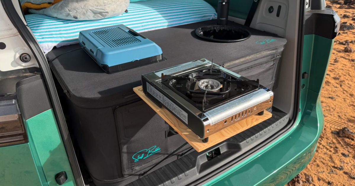 Smart inflatable kitchen, folds flat, inflates into camping cooking facilities Smart inflatable kitchen, folds flat, inflates into camping cooking facilities