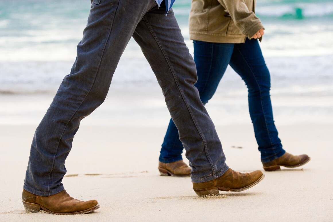 A study suggests slow gait at the age of 45 may be a sign of accelerated aging