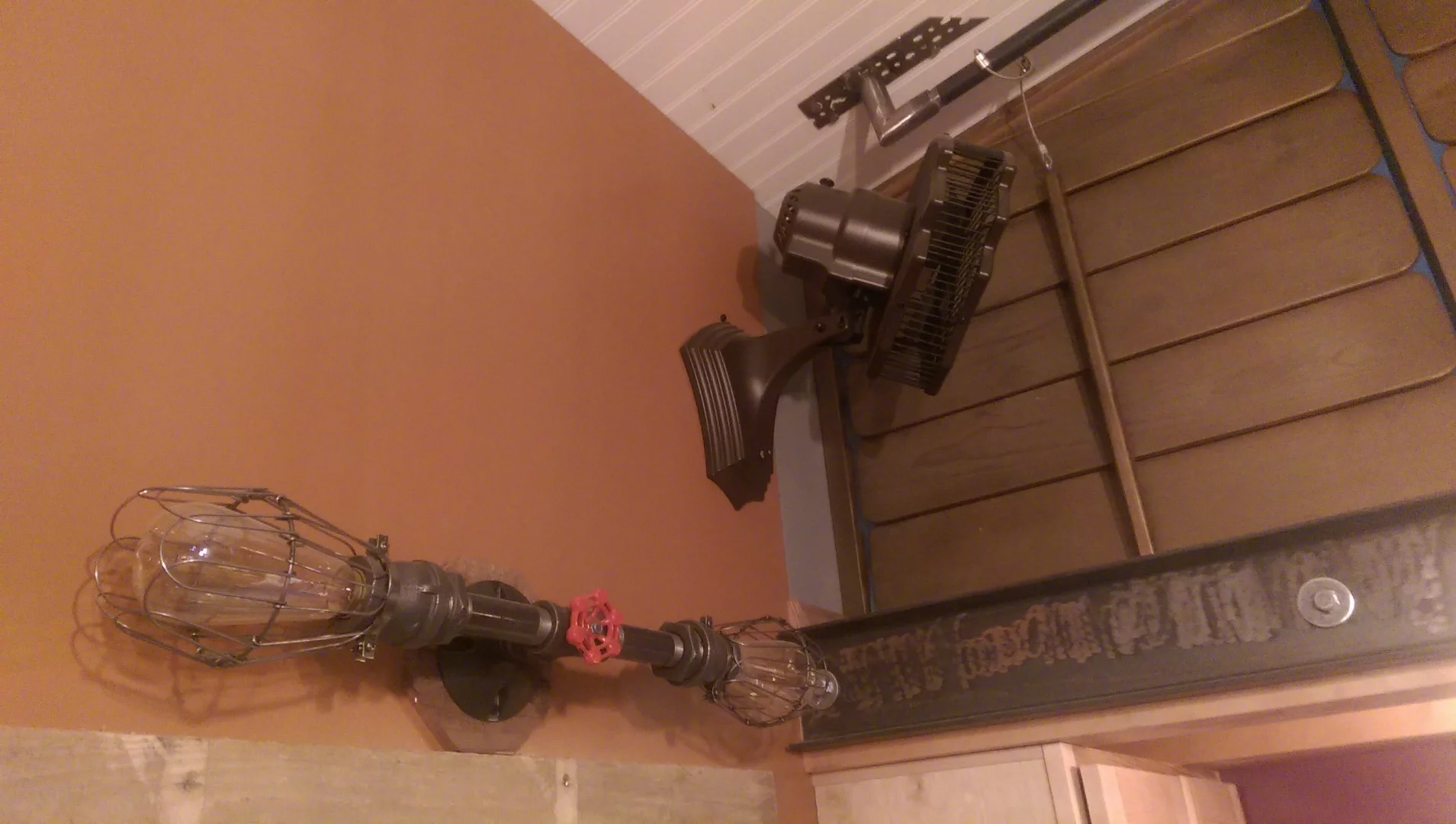 A suitably industrial-looking fan (Photo: Maximus Extreme Living Solutions)