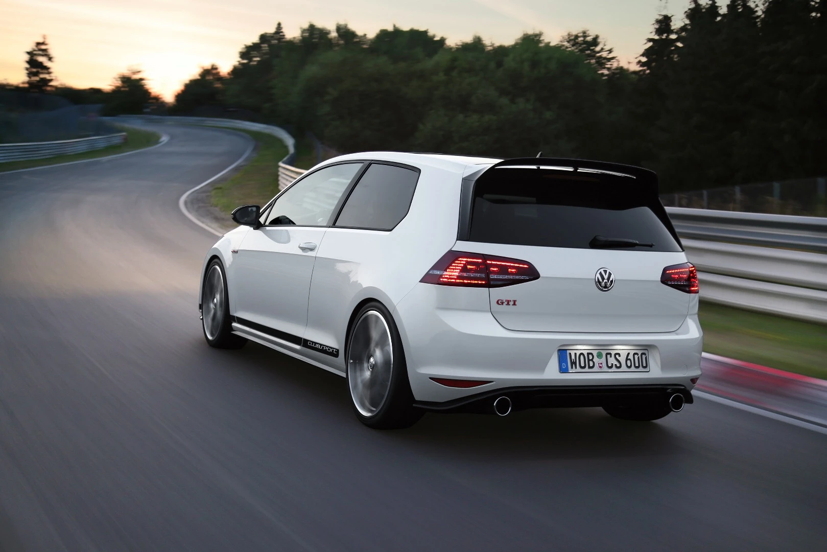 VW has redesigned the roof spoiler for the Clubsport