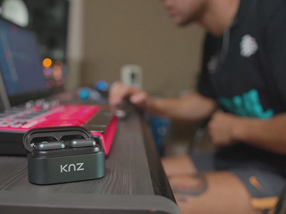 KNZ says that its SoundFlux Bluetooth 5 earphones offer a much improved dynamic range compared to what's currently available in the shops