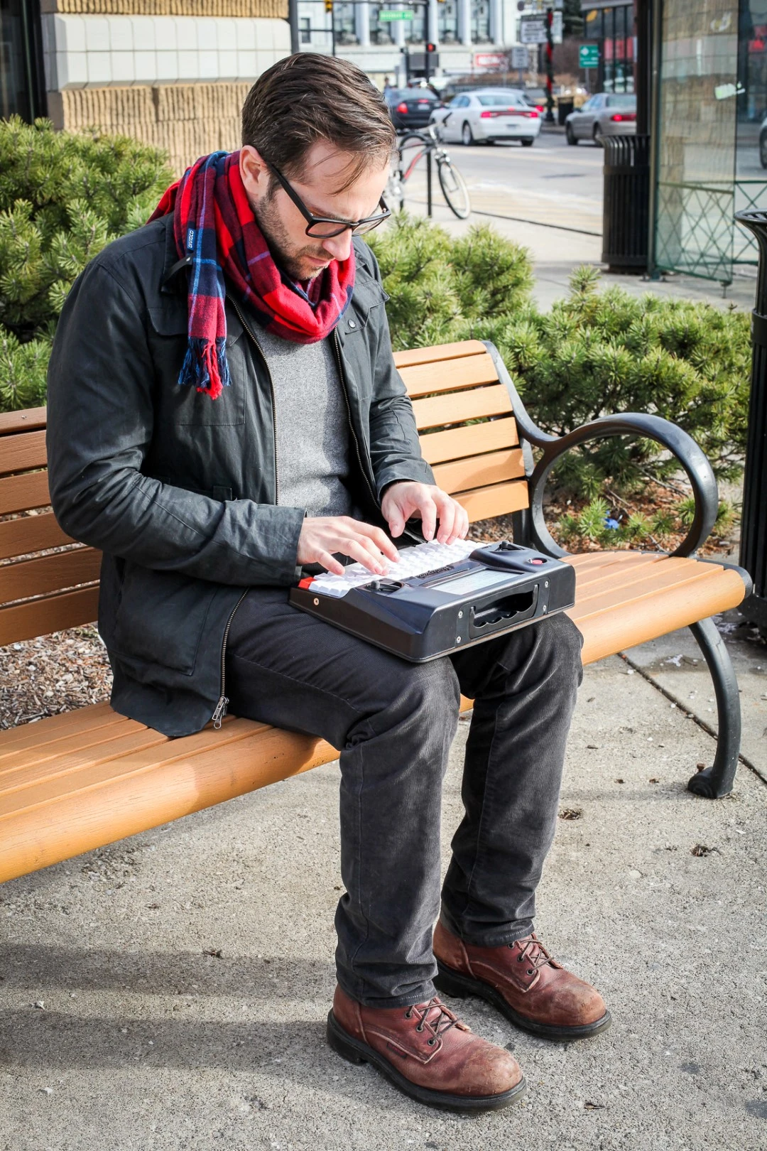 As the user pounds away their work is synced over Wi-Fi to Hemingwrite's web application which is dubbed Postbox
