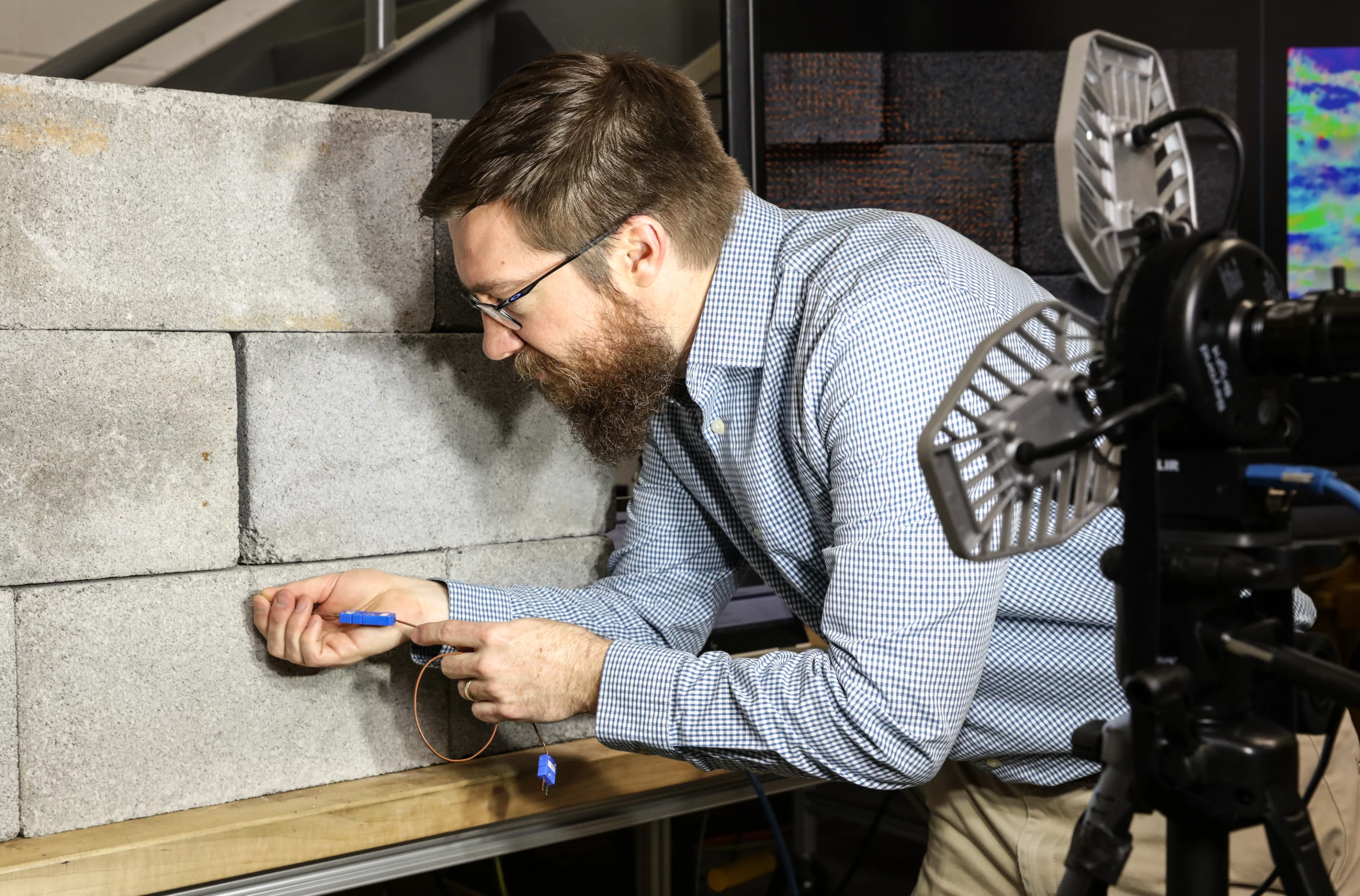 The system currently requires an air temperature difference of 12 to 15 ºC (22 to 27 ºF), but that figure can hopefully be reduced to 5 ºC (9 ºF)