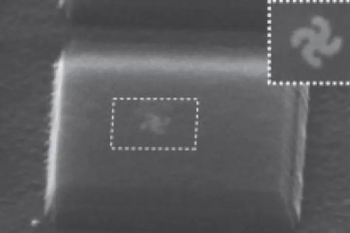 A gold light mill nanomotor embedded in a 300 nanometers-thick square-shaped silica microdisk (Image: Zhang group)