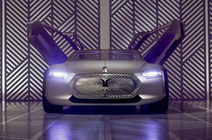 The dihedral doors are a Renault concept car theme