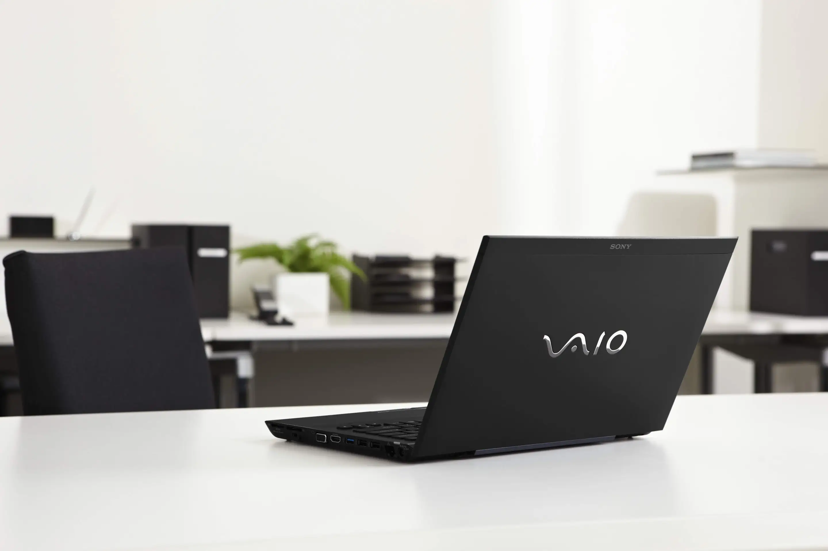 There's a VAIO S option that includes Sony's "everywair" 3G WWAN