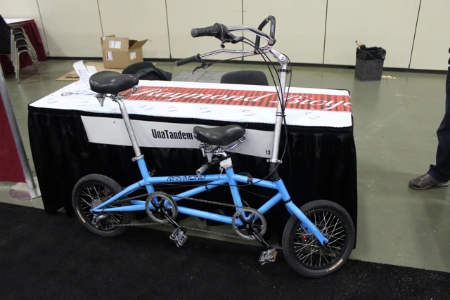 Raymond Bicycle Company's Unatandem lets two riders fit on a bicycle that's about the size of a regular one-rider bike (Photo: Ben Coxworth/Gizmag.com)