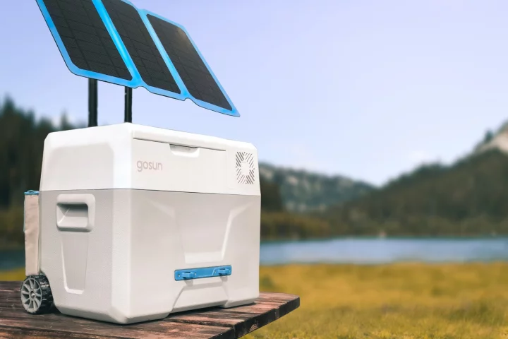 GoSun Chill, shown with the optional GoSun Flex solar panel