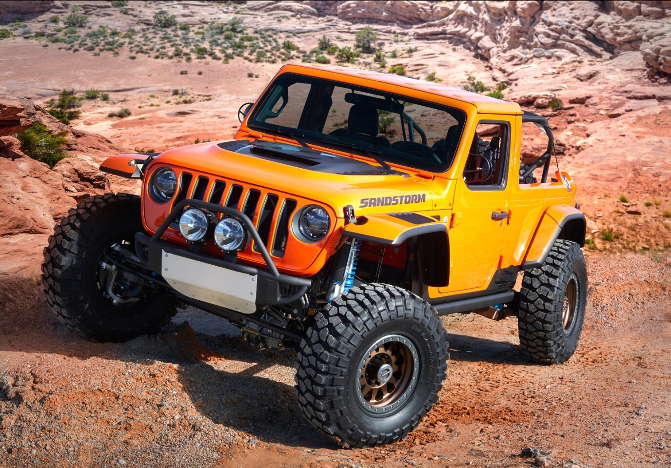 Jeep Sandstorm: long-travel suspension and huge power rounds out its desert racing credentials