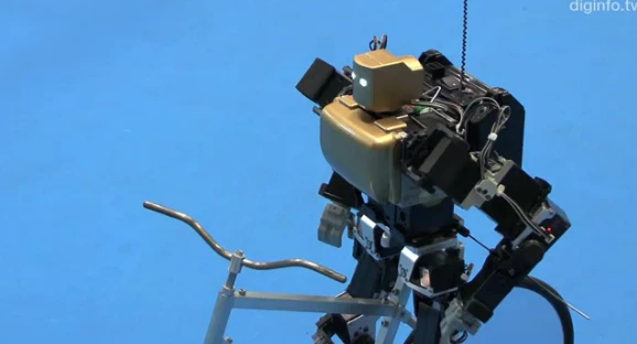 RoboBiker in stopped mode (Photo: DigInfo.tv)