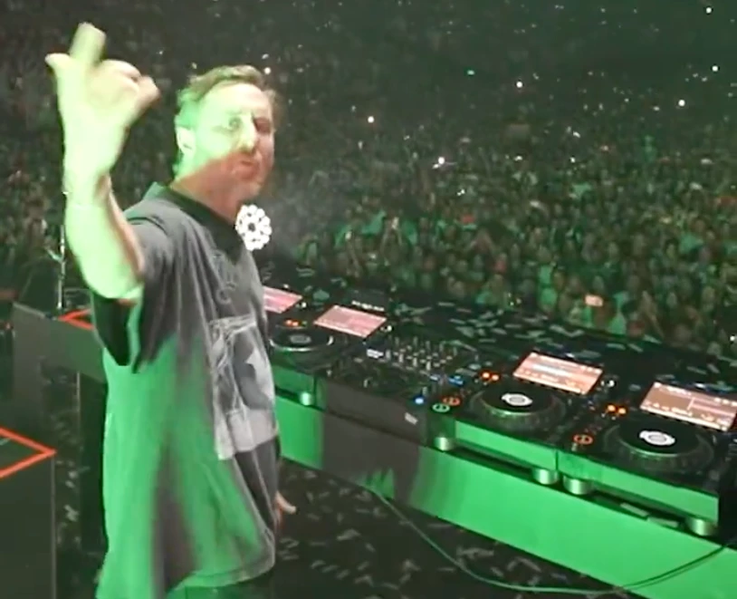 One of the world's best-paid musicians at work. We're sure all those buttons do something