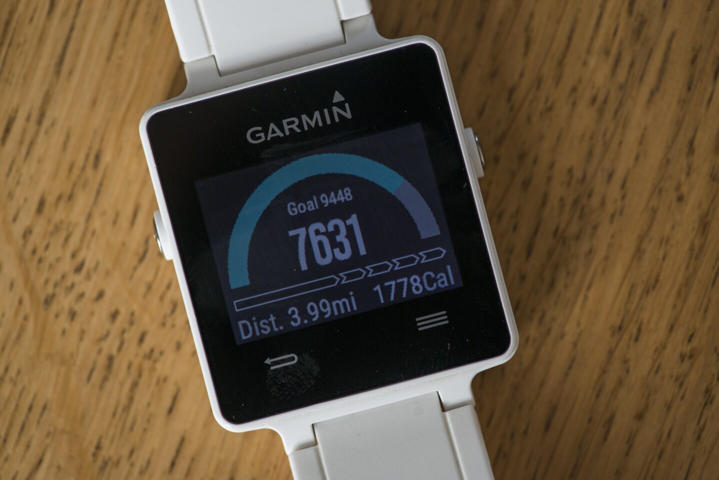 The Garmin vivoactive uses a step-based smart goal activity target to get you moving