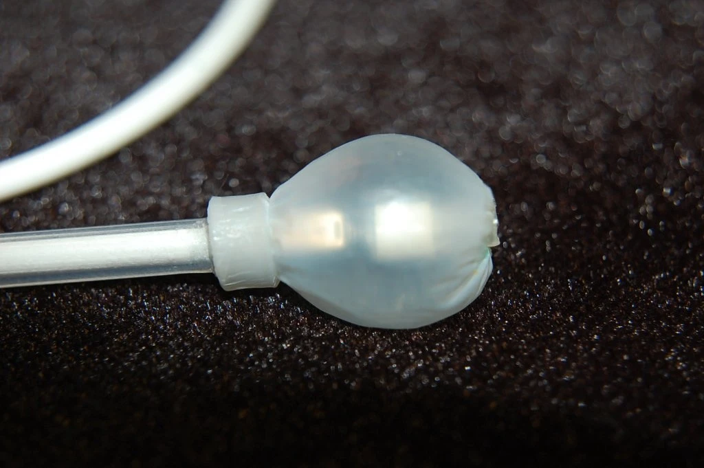 The ADEL features an inflatable tip, that is said to minimize or eliminate discomfort in the ears of music listeners