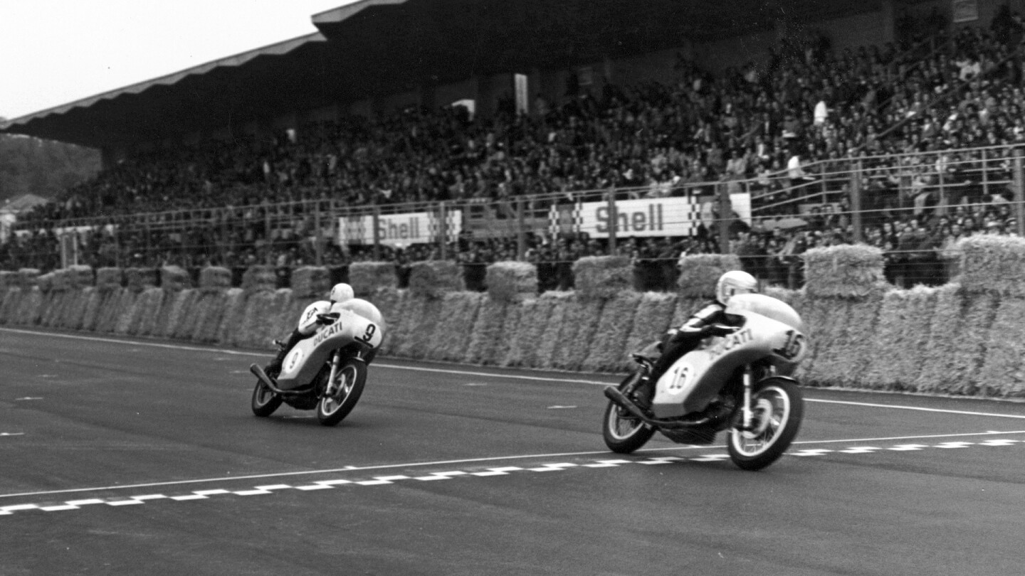 Paul Smart and Bruno Spaggiari lead the way in the 1972 Imola 200.