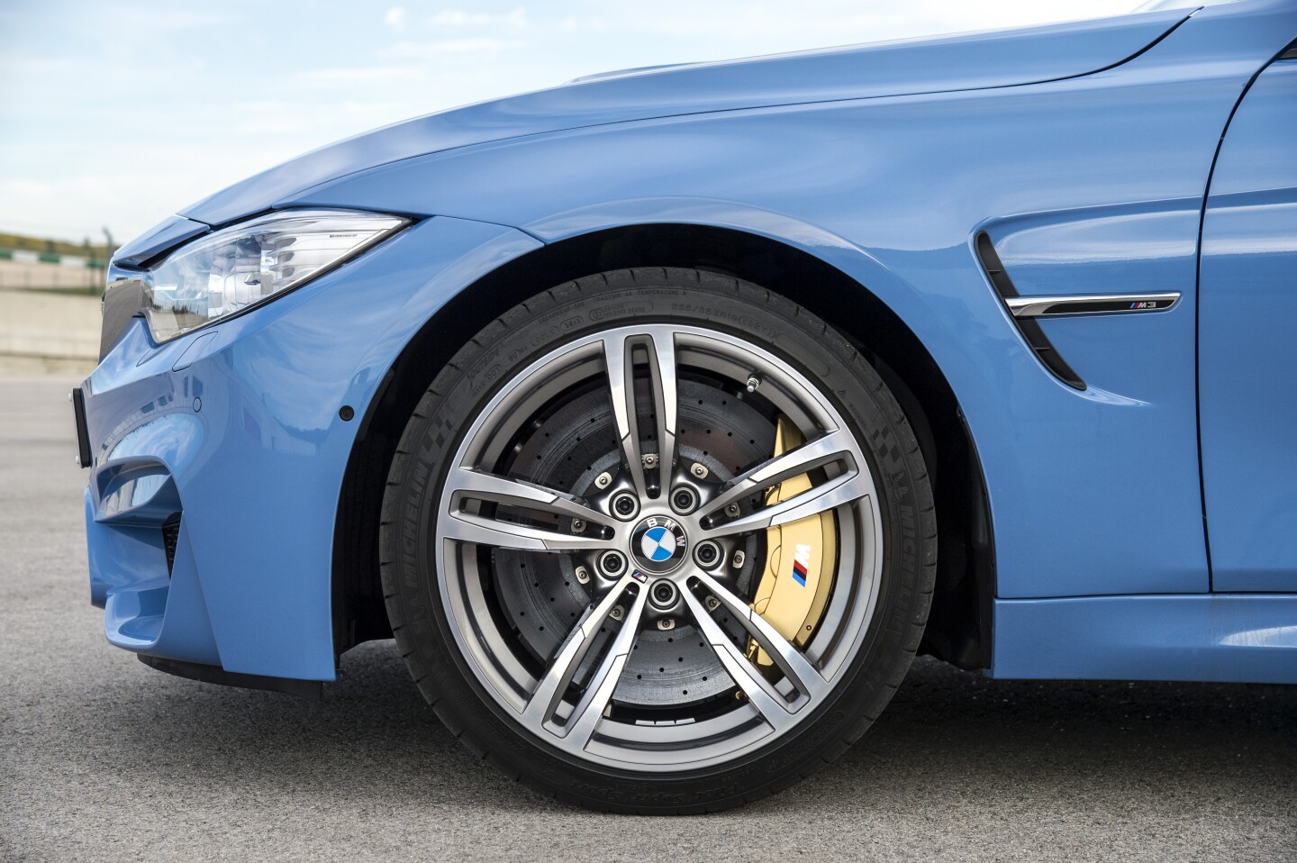The new M3 and M4 have the option of Carbon Ceramic brakes