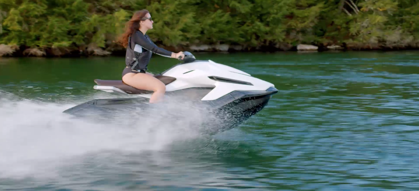 A large 23-kWh battery gives you some 2 hours of splashy shenanigans