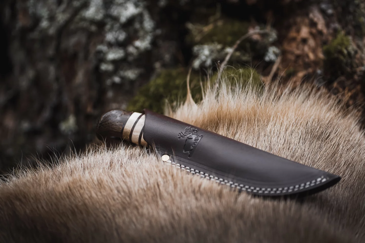 The Rein comes with an oiled leather sheath with special imprint