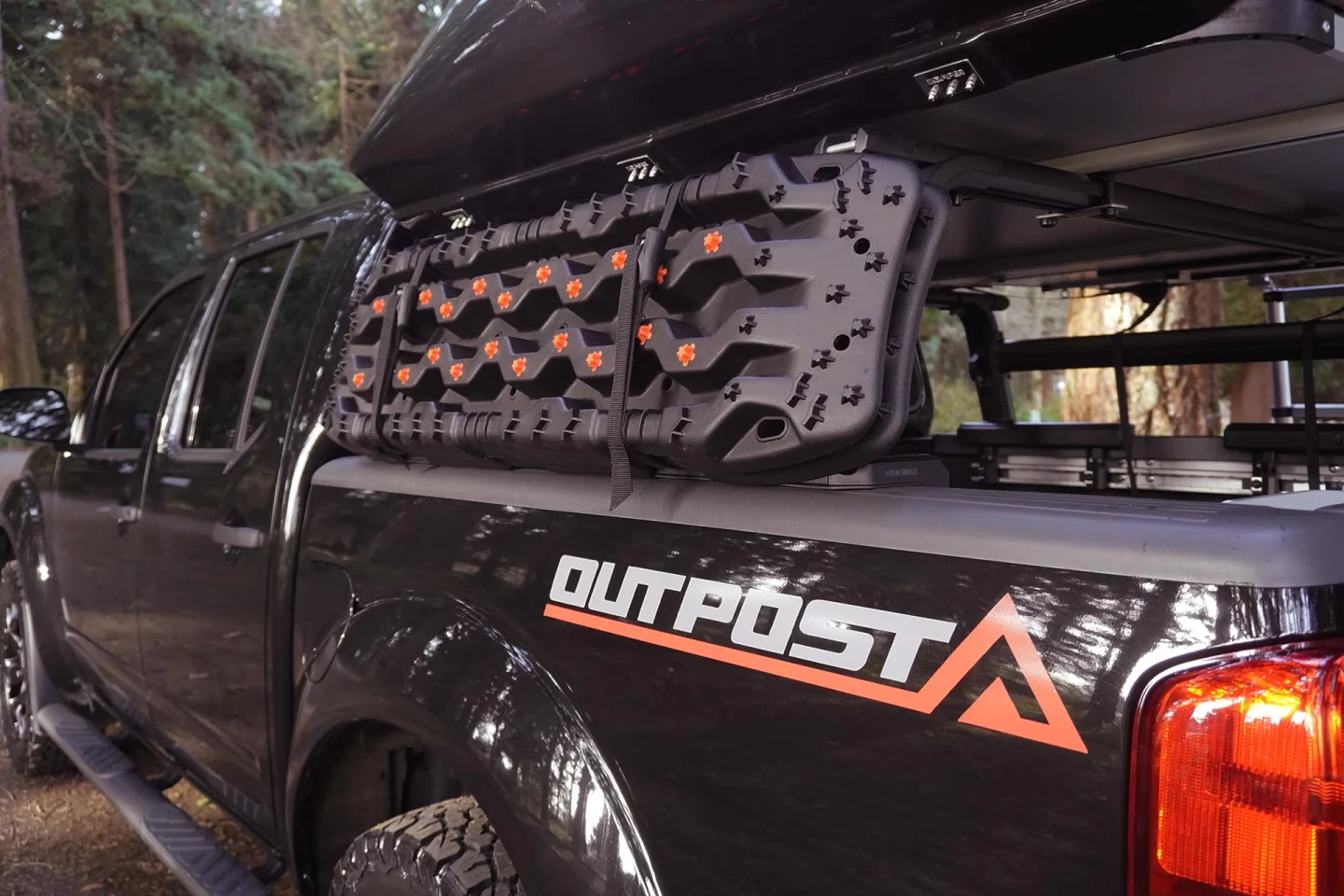 A pair of recorvery boards come mounted to the side of the Yakim