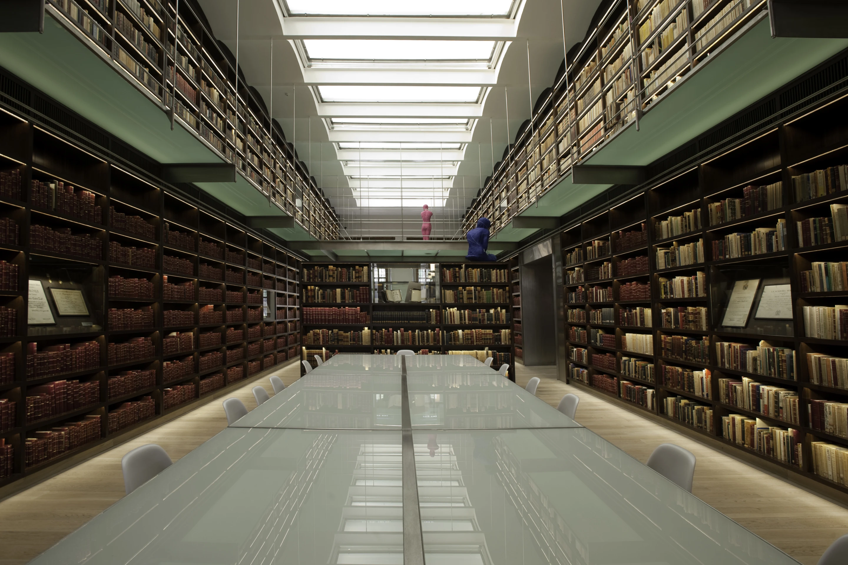 A series of tightly-packed skylights ensure that, during the hours of daylight, the library is positively bathed in natural illumination