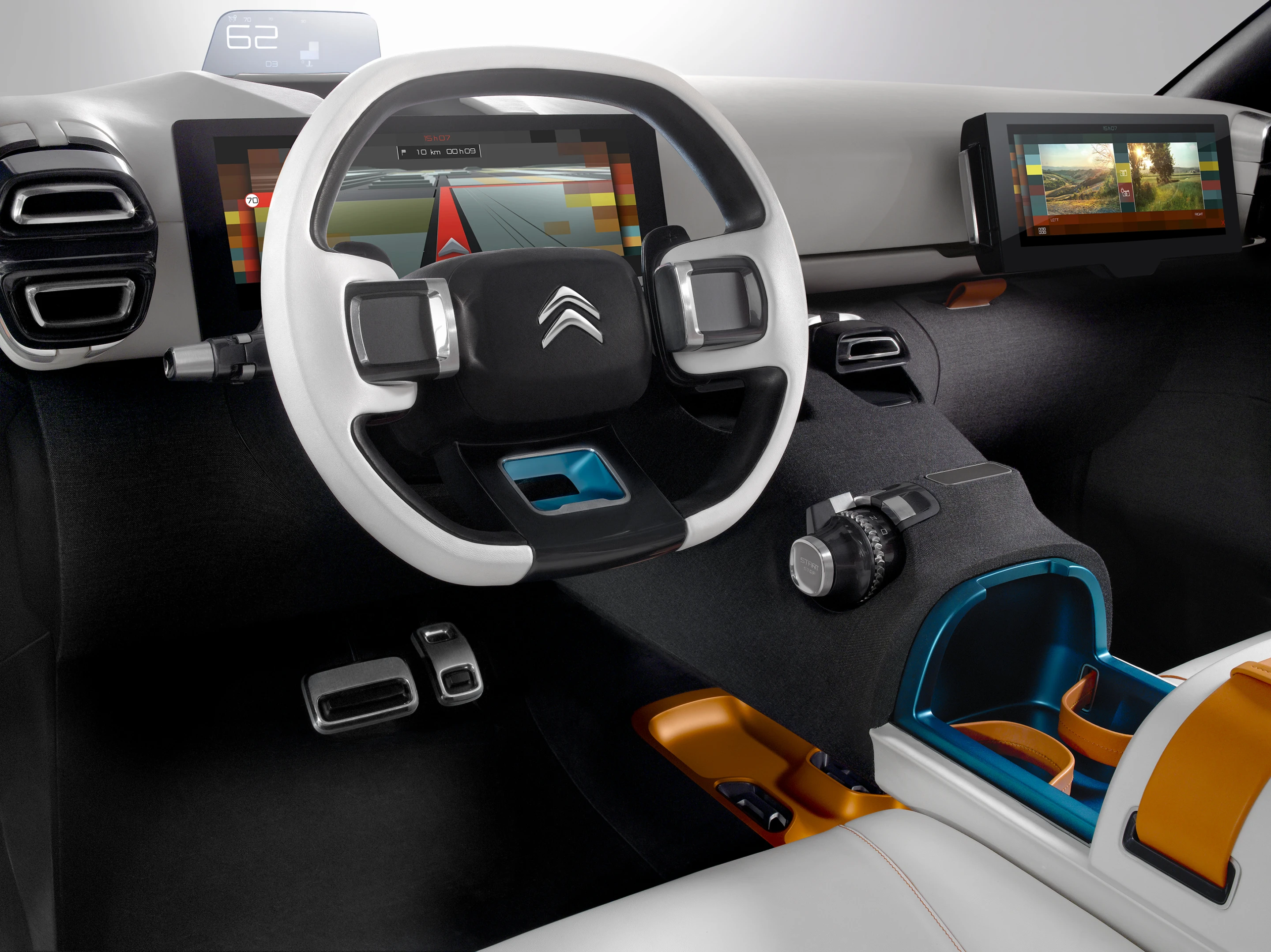 As in the C4 Cactus, Citroën was inspired by luggage when designing the interior