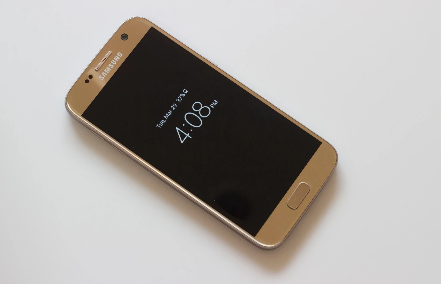 Always-on display on the GS7