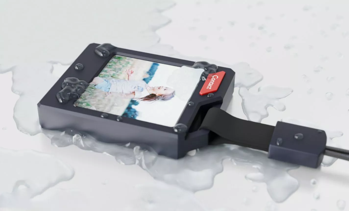 The PhotoTag is housed in aluminum alloy casing, and is IP65 waterproof