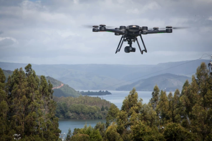 When the battery hits 25 percent, the drone's auto-return home function will kick in