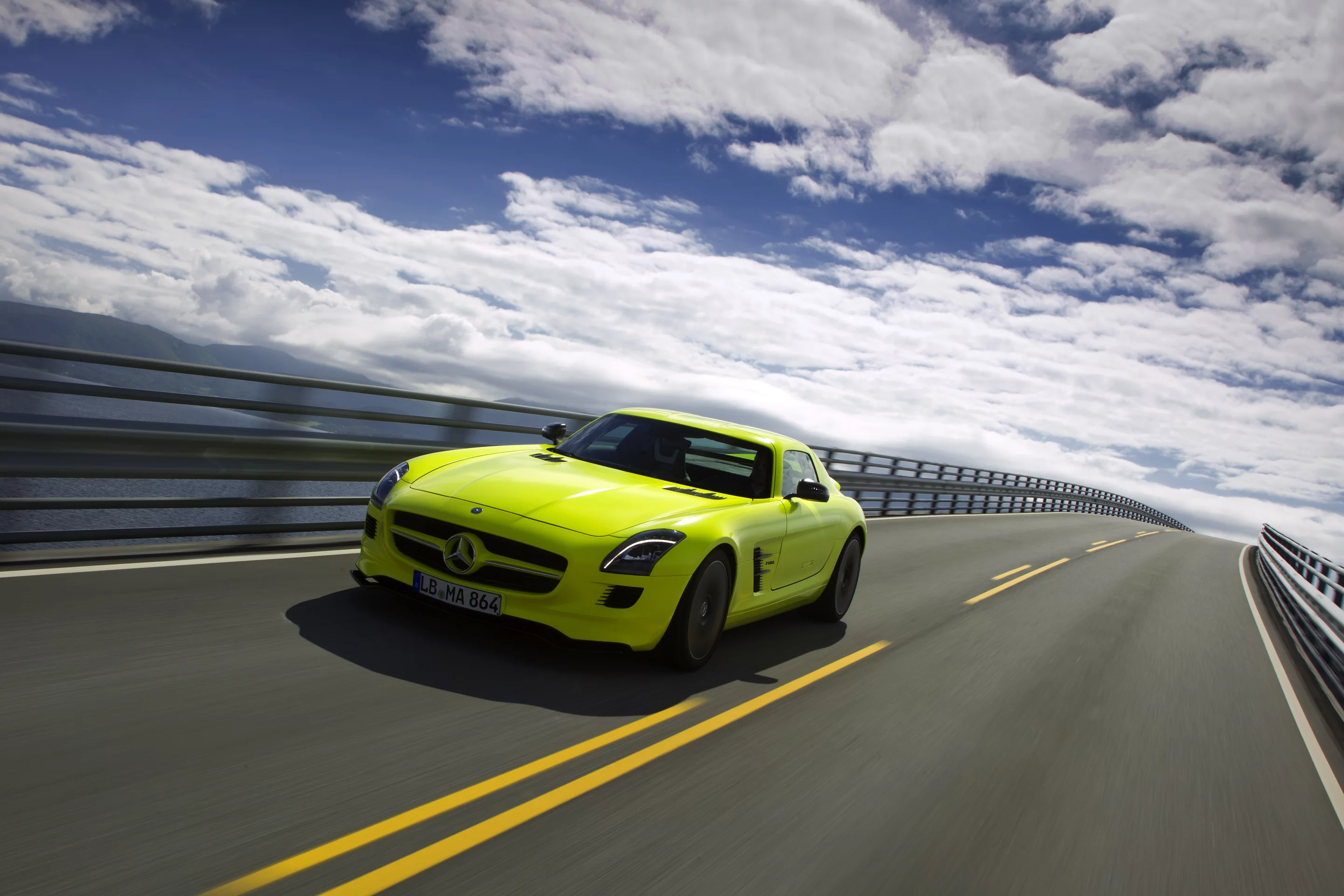 Mercedes-Benz SLS AMG E-CELL