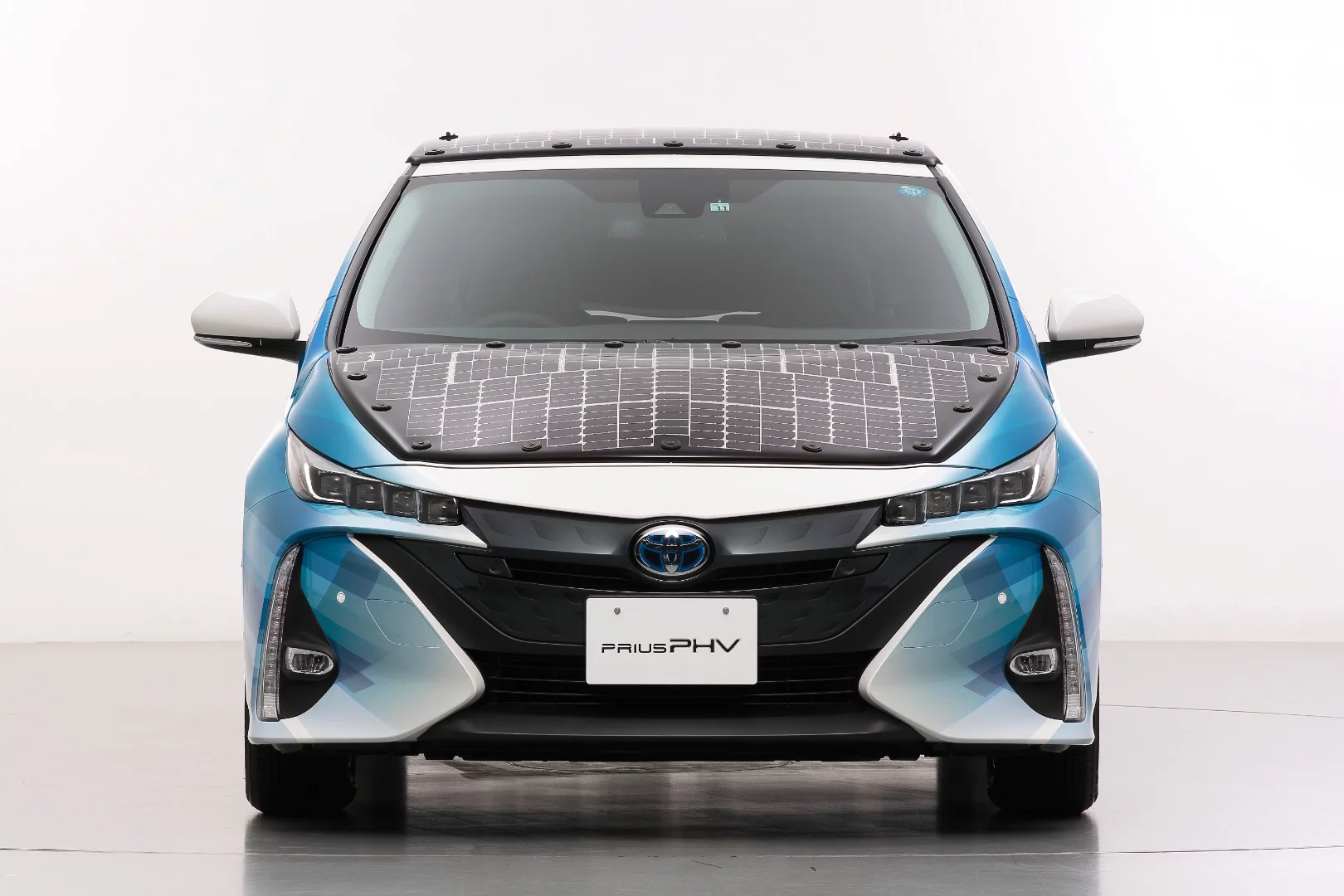 Unlike the previous solar panels to adorn its the Prius plug-in hybrid, the new array will be capable of charging the vehicle while it is on the move