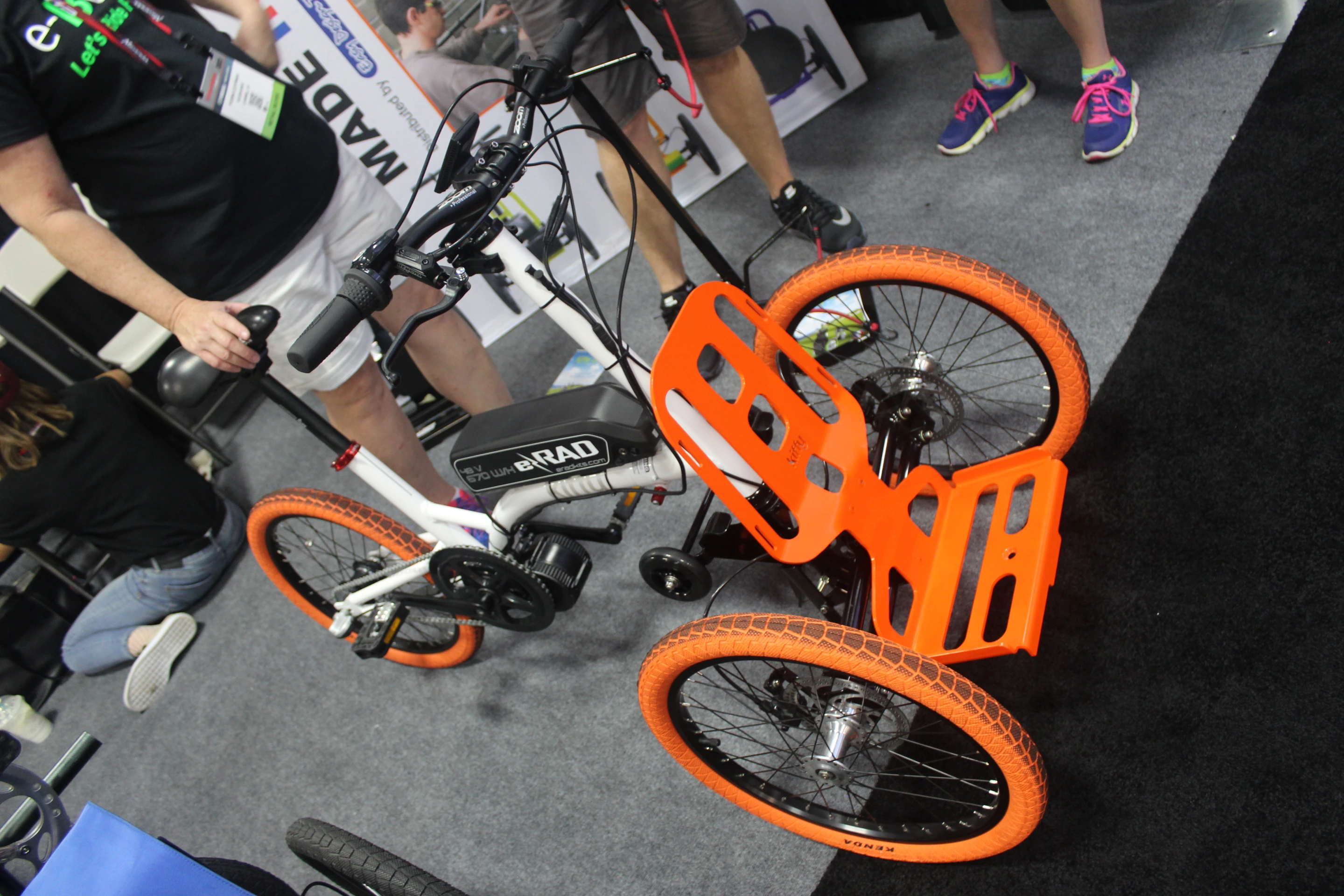 A tilting electric cargo trike from Kiffy