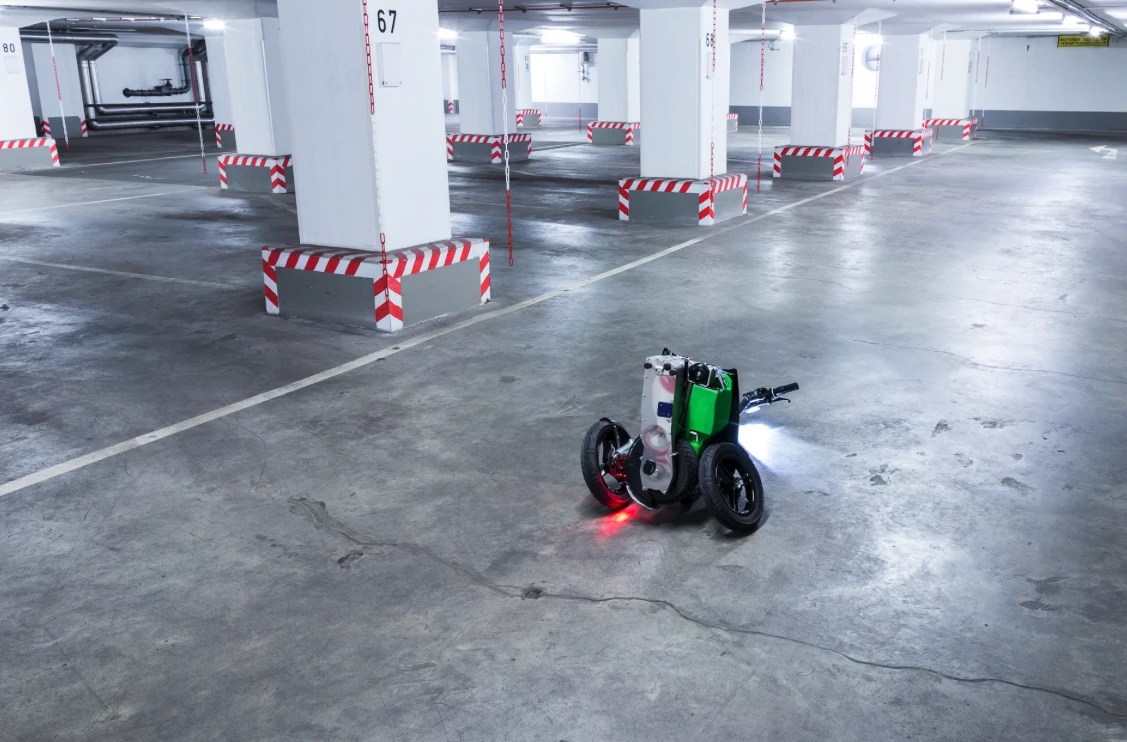 The Scuddy also folds down into a small package for transport