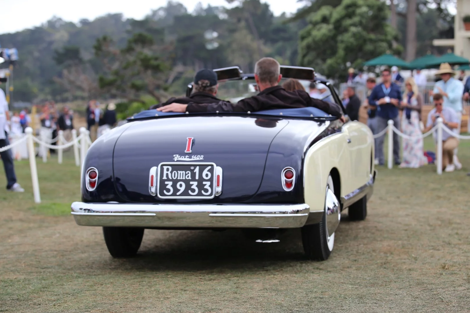 Fiat 1400 making its way off the fairway