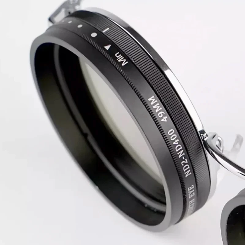 The glasses are claimed to tip the scales at about 50 g (1.8 oz) a pair