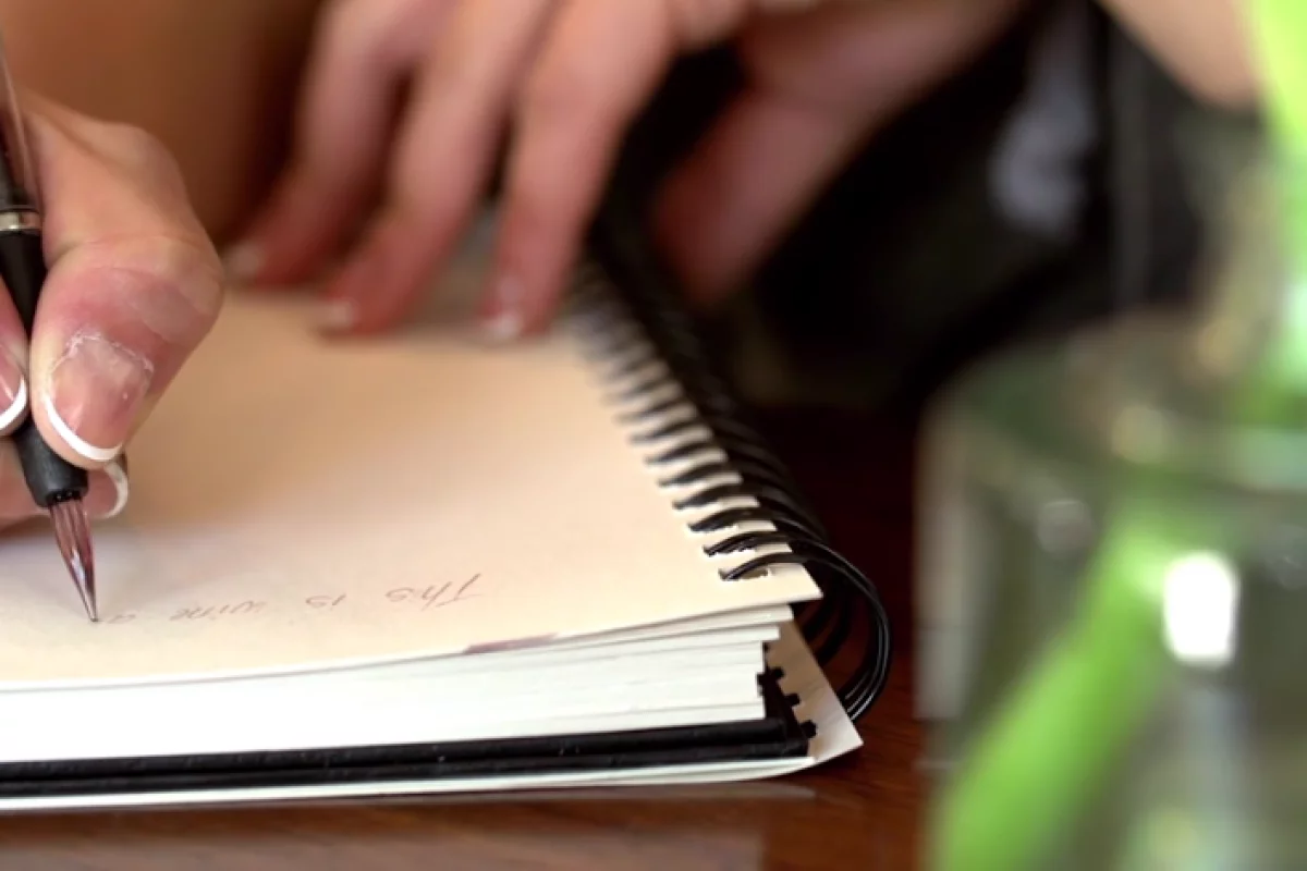 WINKpen uses any staining material as ink