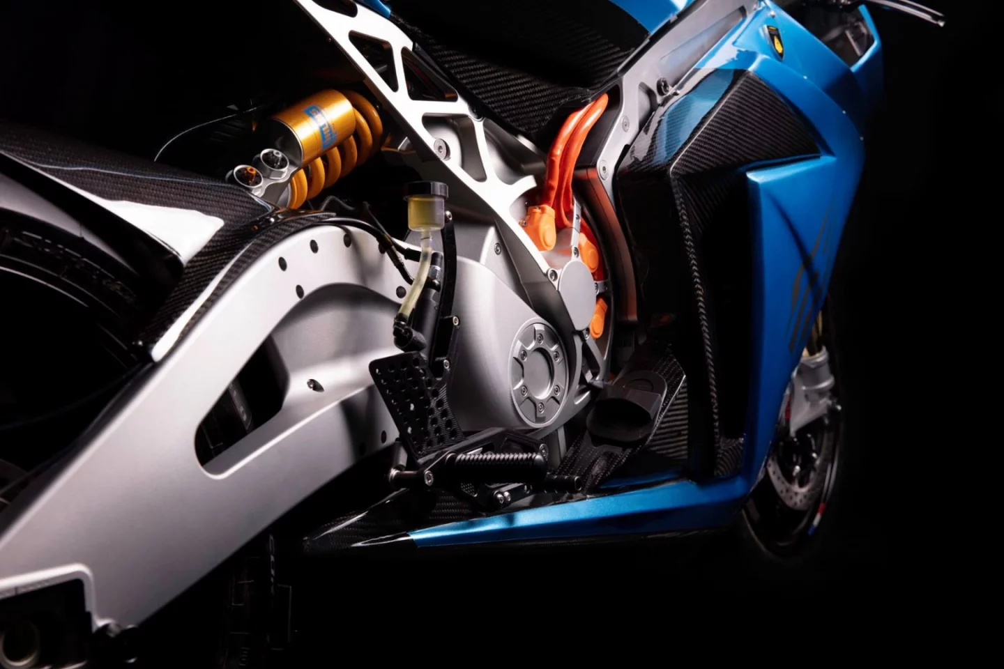 The Carbon Edition gets Ohlins suspension