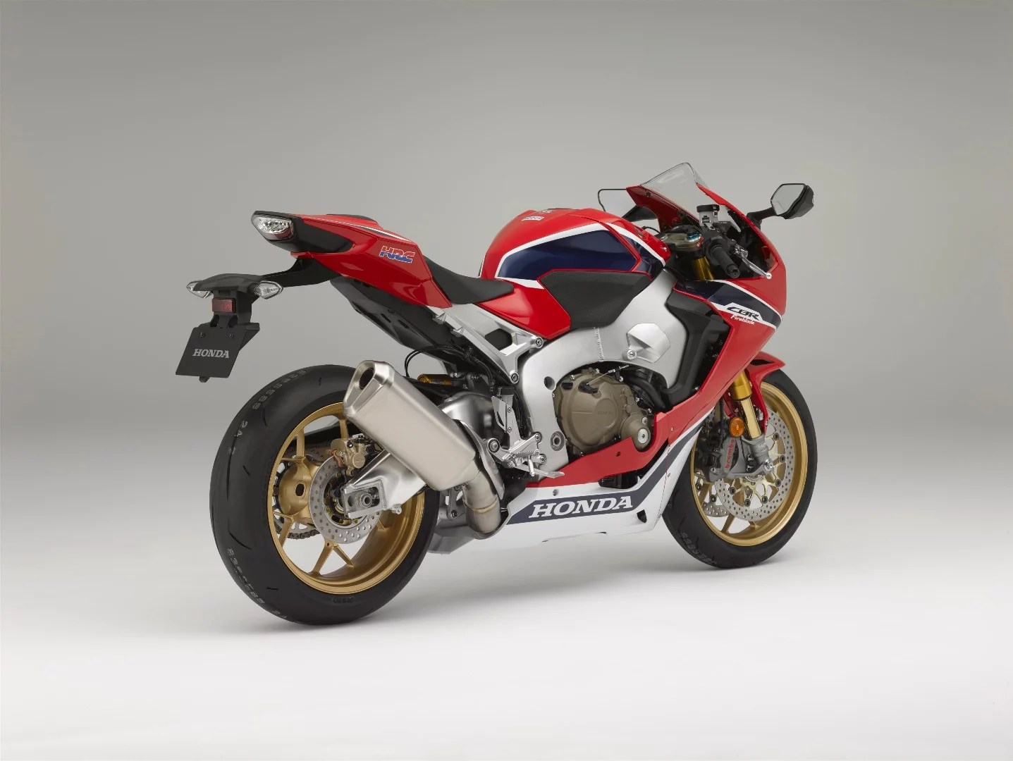 The 2017 Honda CBR1000RR Fireblade SP leaves more of the frame in plain sight