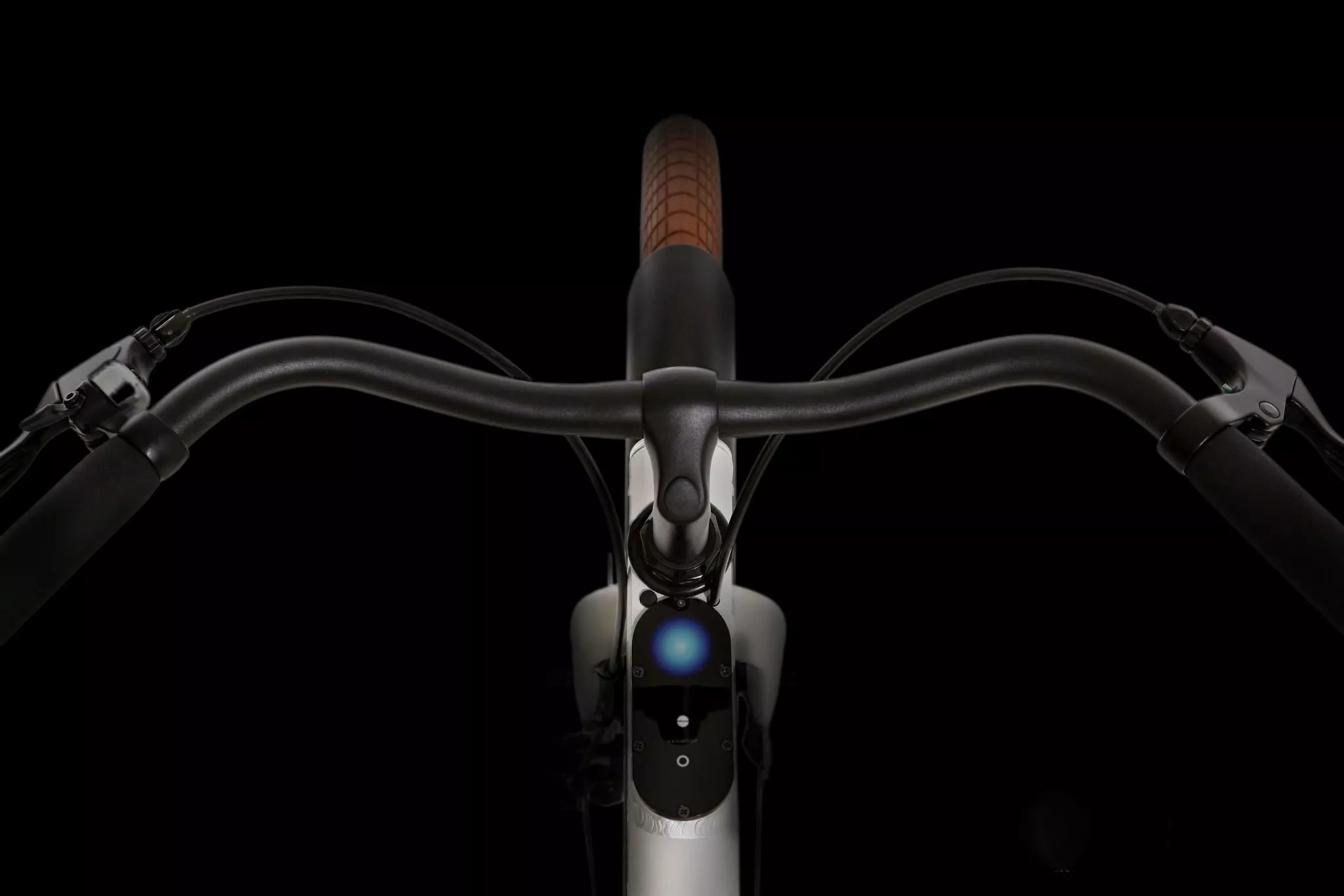 The VANMOOF 10 Electrified uses a simple dashboard for control and information display