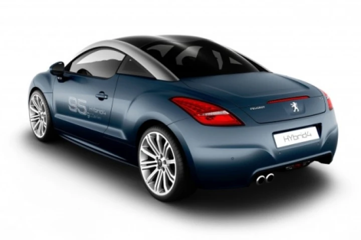 The concept RCZ Hybrid4 has 147 kW yet delivers 70 mpg.