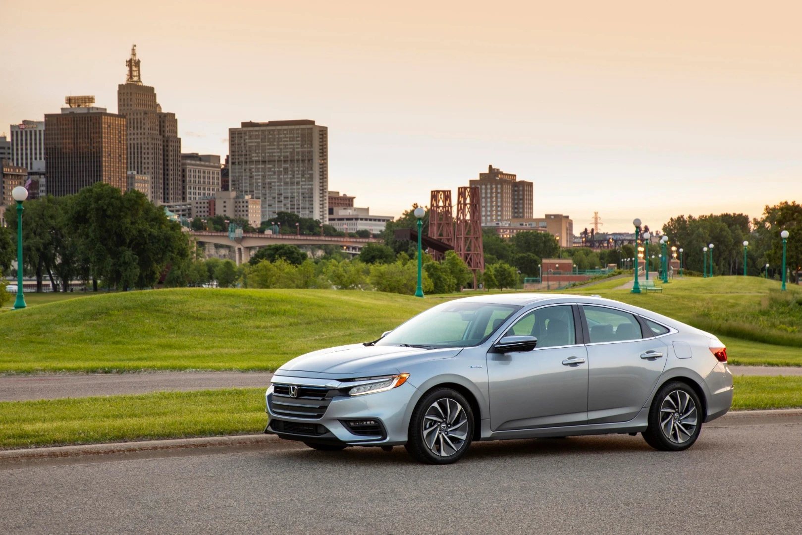 Had the Insight been this good from its inception, this would be the vehicle referred to as both synonym and verb for “gasoline-electric hybrid” in today’s automotive vernacular