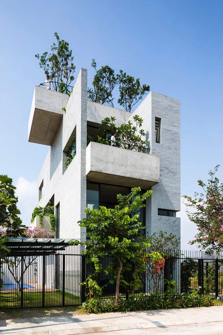 Binh House has a total floorspace of 233 sq m (2,507 sq ft)