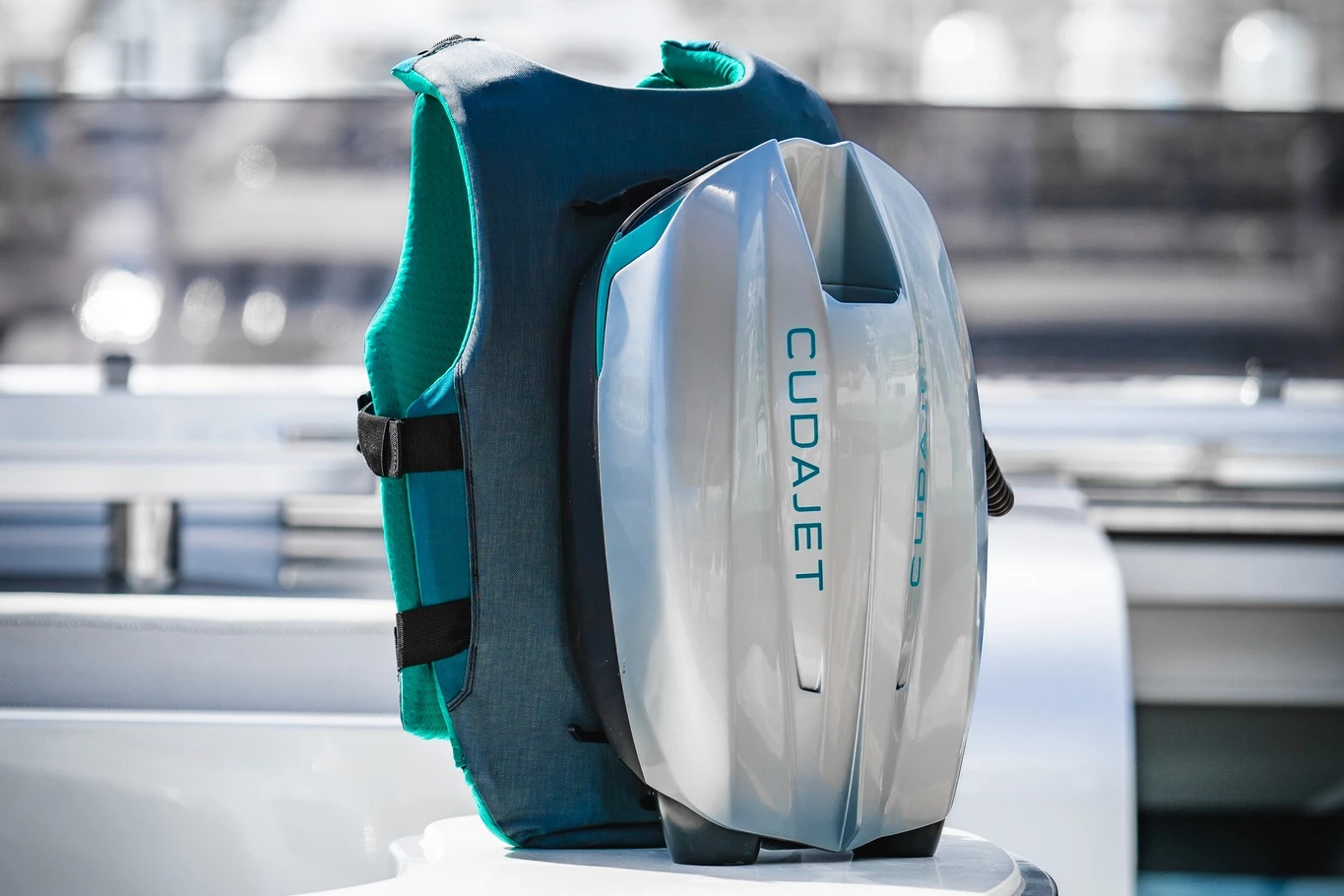 A complete 2025 CudaJet system weighs approximately 14 kg on land