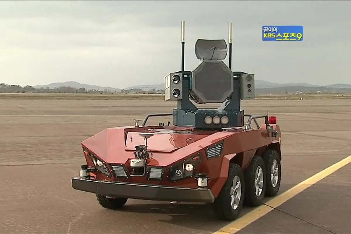 The UGV underwent testing at military air bases earlier this year (Photo: KBS)